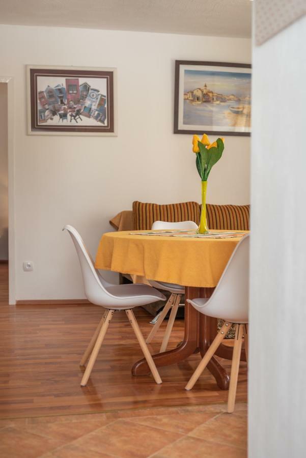 Apartment Dinka Trogir Exterior foto